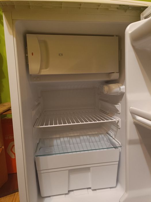 Frigider Westwood  potrivit pt garsoniera/ camin