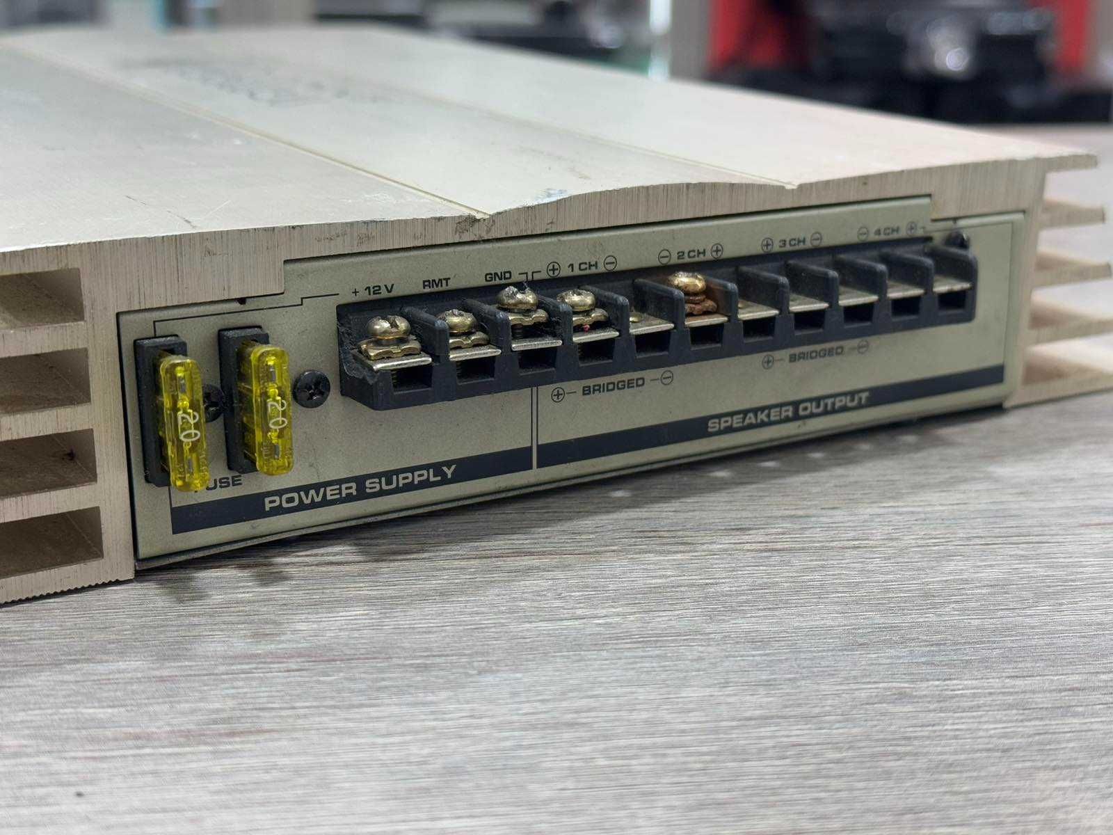Усилвател Magnat Classic 480