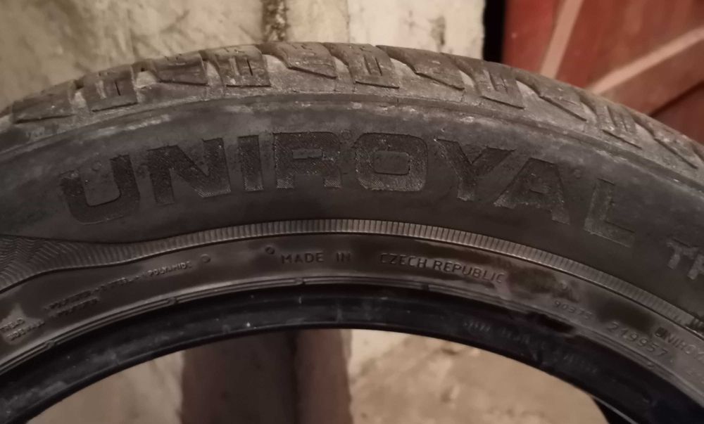 Продавам 2 броя зимни гуми 205.55.16 на 1 сезон дот 2019 Unoryal