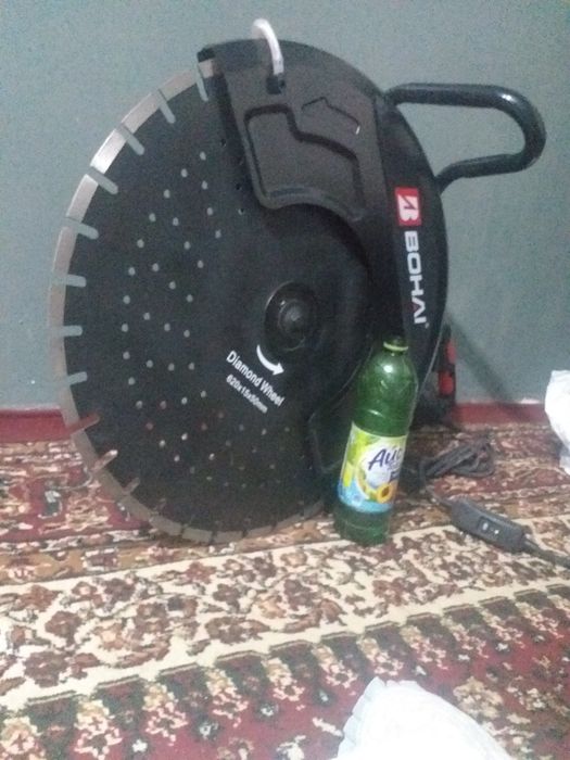 Beton kesish apparati
