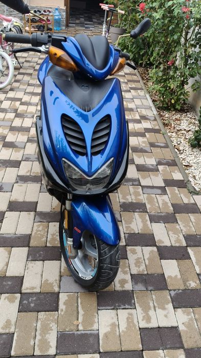 Vând scuter MBK  nitro
