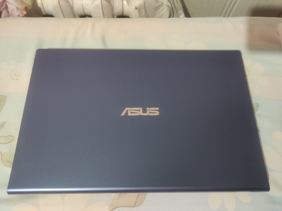 Продам ноутбук новый