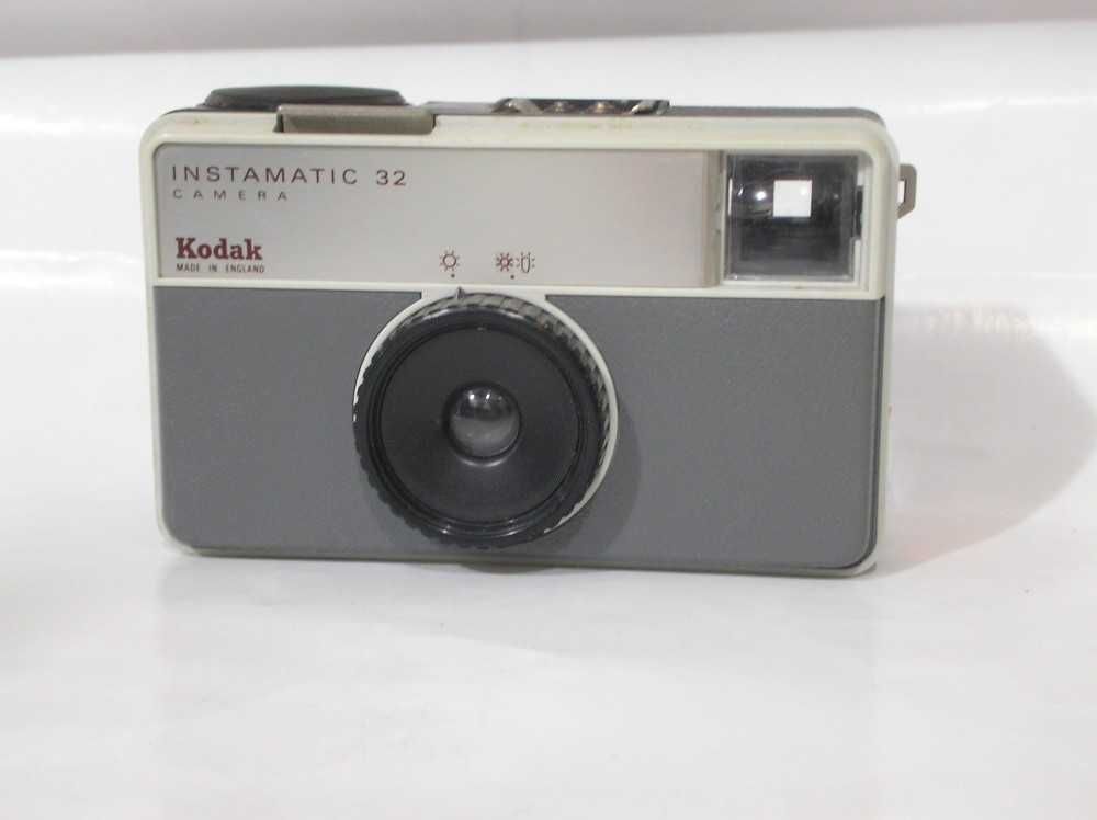 Aparate foto vintage KODAK model Instamatic 32 si 100