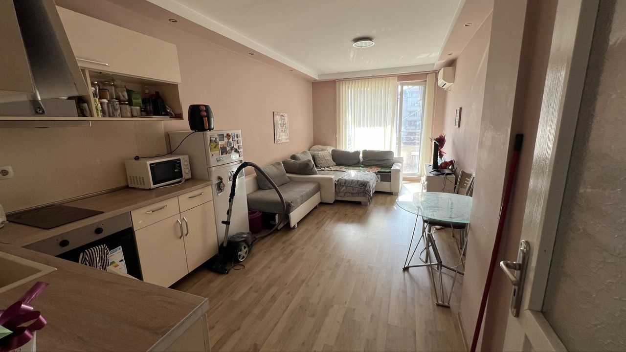 Продава се Двустаен апартамент в Пловдив, Христо Смирненски - 67 кв.м за 2090 €/кв.м - Снимка #1