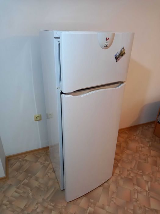 Хладилник с хладилна камера