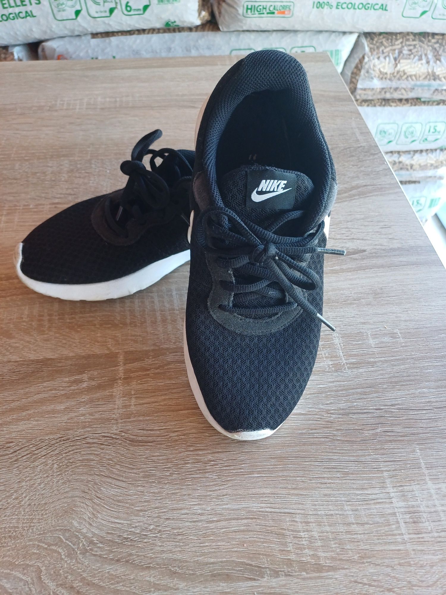 Adidas Nike nr 38