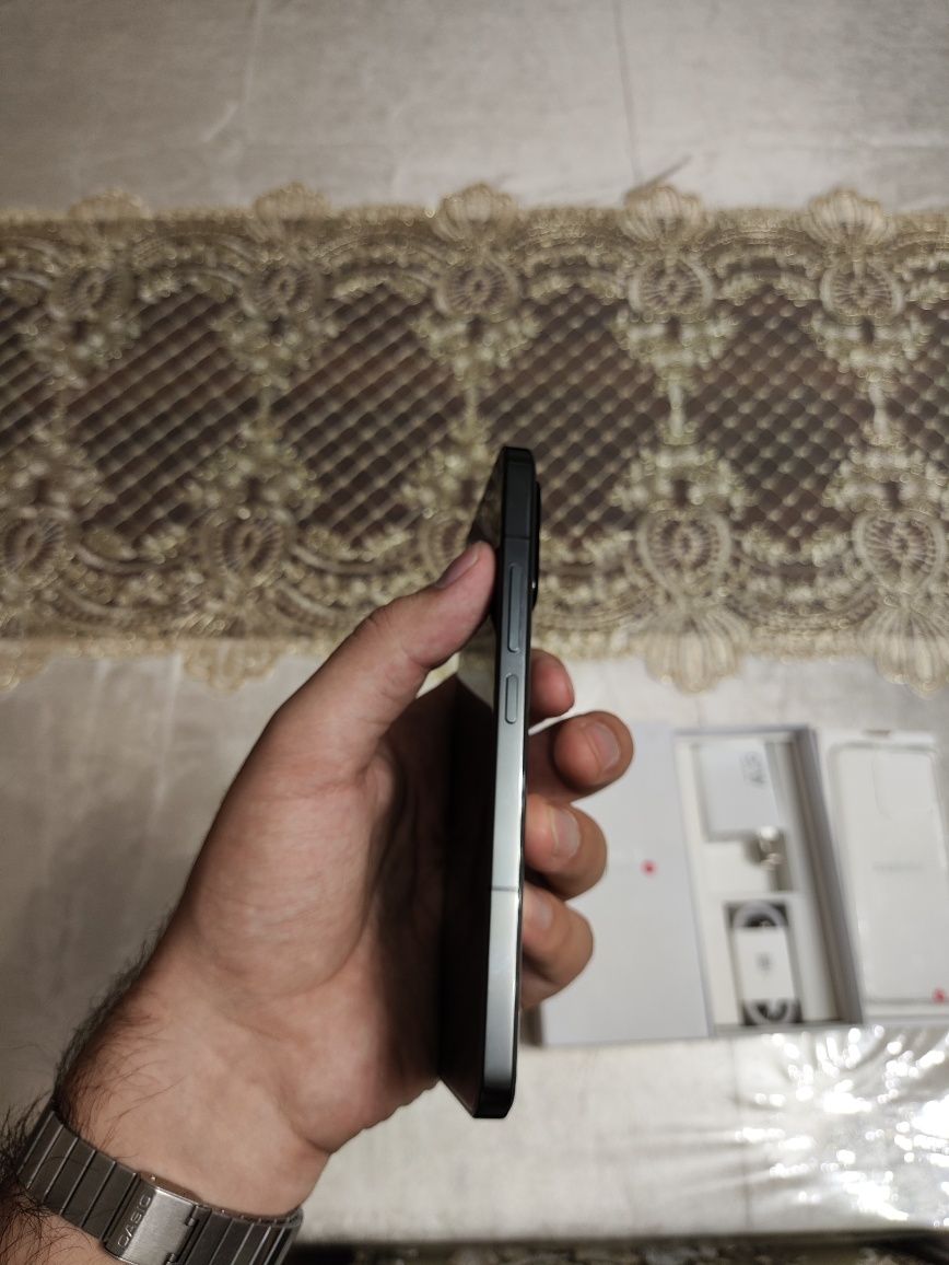 Xiaomi 13  12/256 FLAGMAN