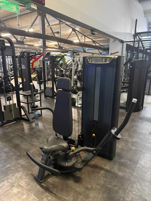 Aparat profesional dual de fluturări piept/deltoizi Matrix, gama Versa