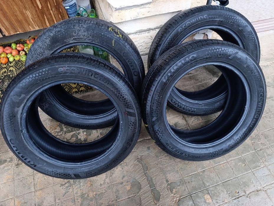 Автомобилни гуми 16 ки