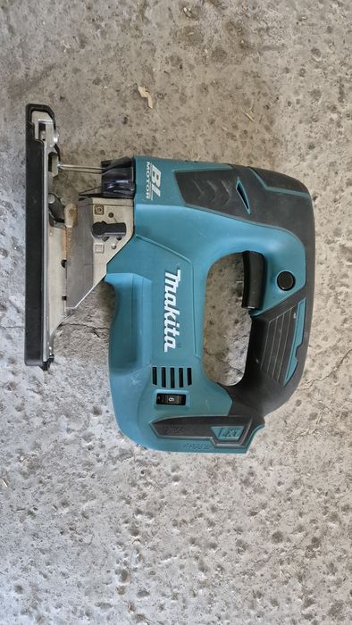 Pendular makita 18v , ferm