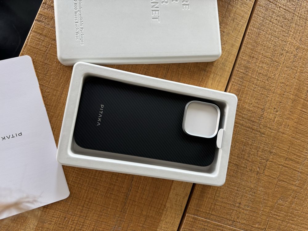 Нов кейс Pitaka за iPhone 16 pro max