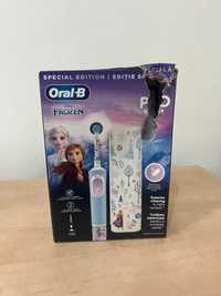 Електричска четка за зъби + Калъф за пътуване Oral-B D100 Frozen