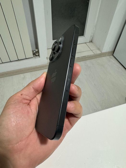 Iphone 15 PRO baterie 90% impecabil