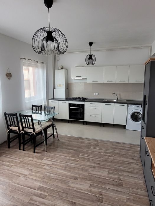 Propietar, inchiriez 2 camere cu loc de parcare în zona Coresi