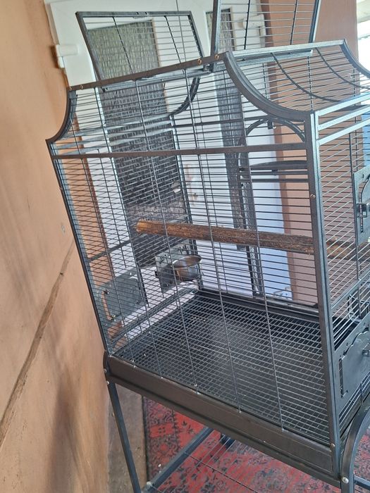 Vand colivie , voliera, cusca pentru pasari  papagali