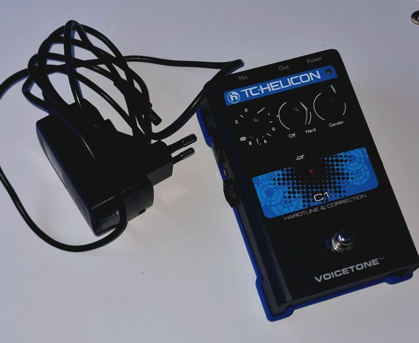 Pedala Tc-helicon voicetone C1 (autotune) Apogee,rme,focisrite