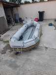 Vand barca cu motor electric