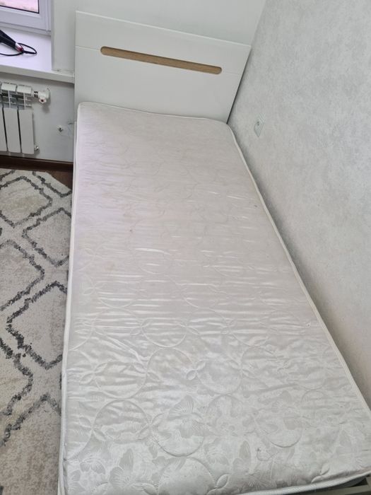 Продам кровать одинорный