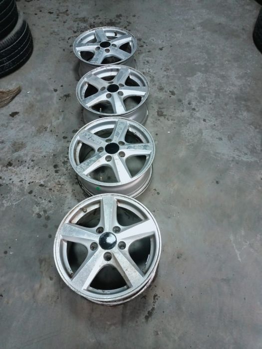 Продам диски на Хонду црв