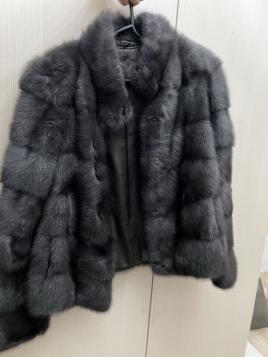 Продается шуба и пальто