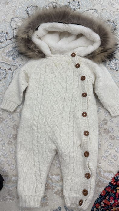 Продам комбинезон для младенца