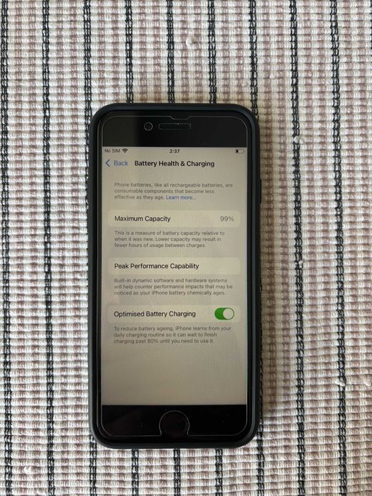 iPhone SE 2 • 64 GB • Отлично състояние