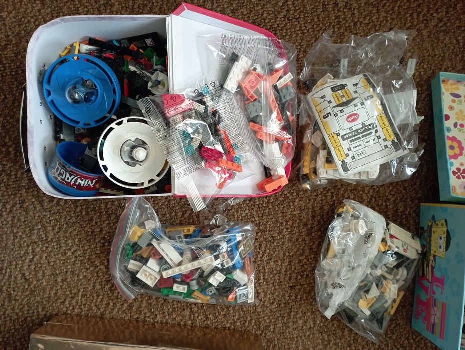 Лего блокчета в насипно състояние