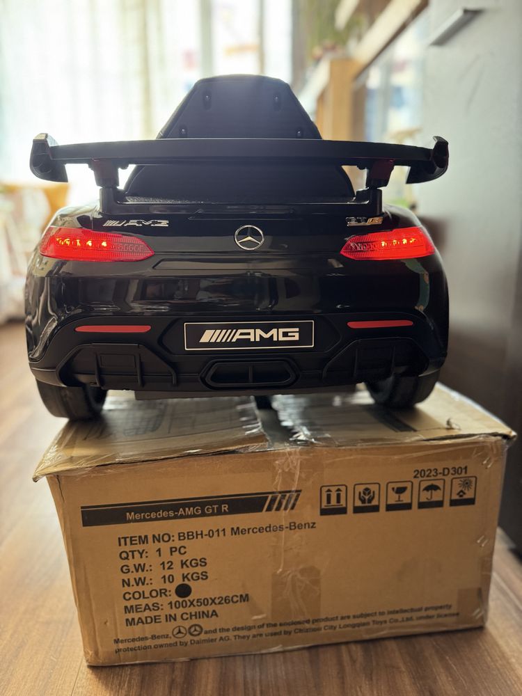 Детска кола Mercedes AMG GTR 12V