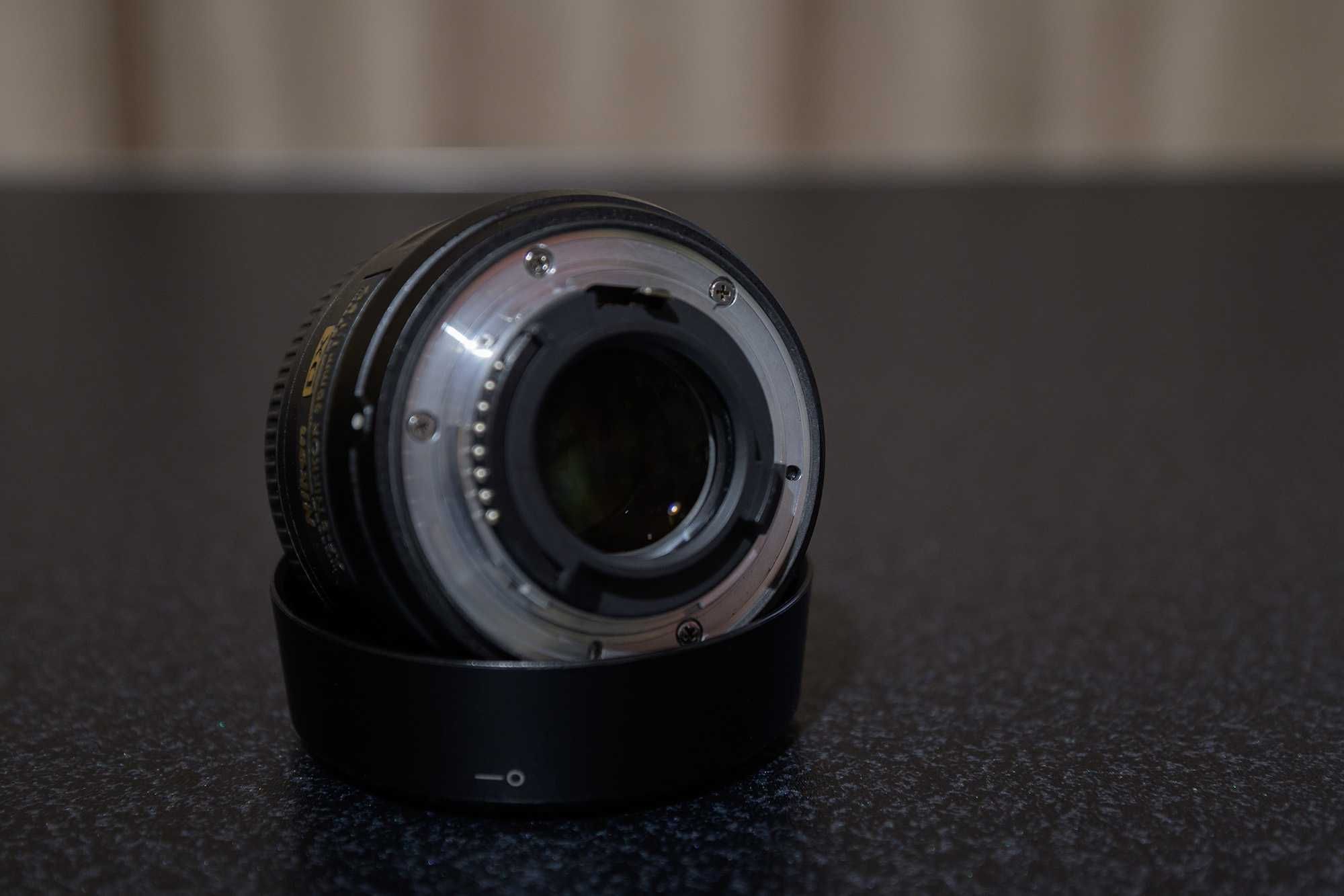 Обектив Nikon AF-S DX Nikkor 35mm f/1.8G