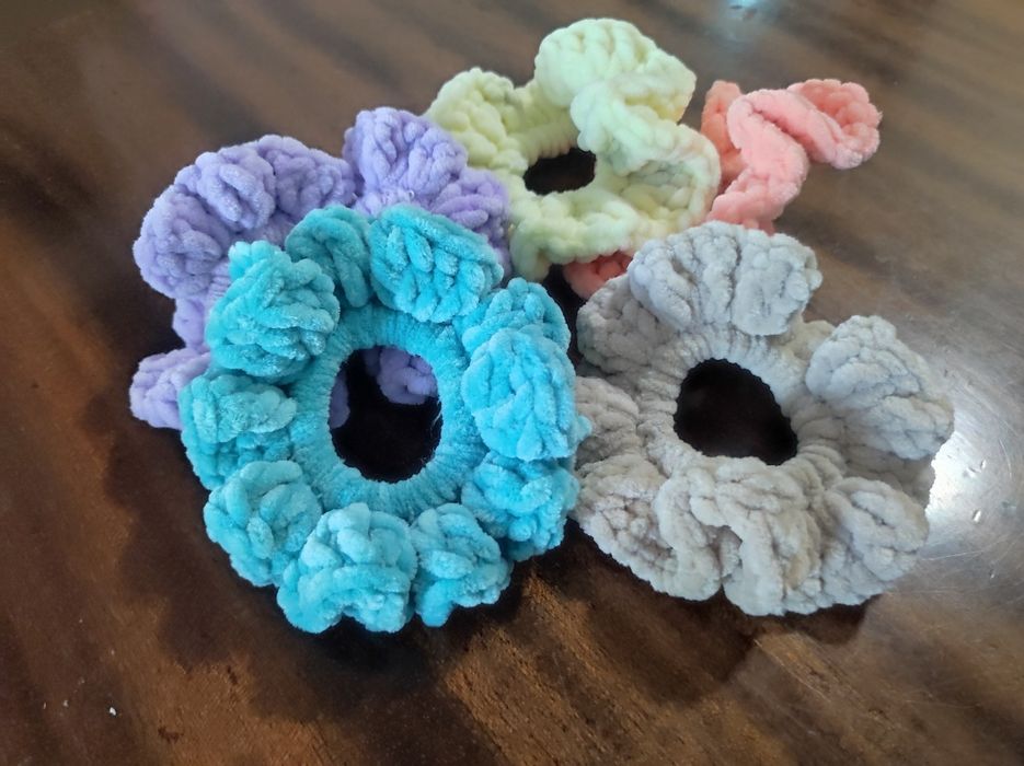 Пухени ръчно изработени СКРЪНЧИТА