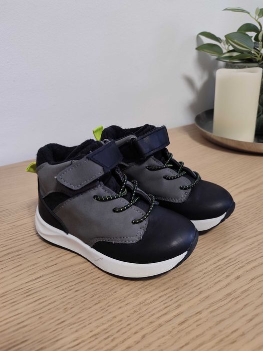 Боти за момче 26 размер