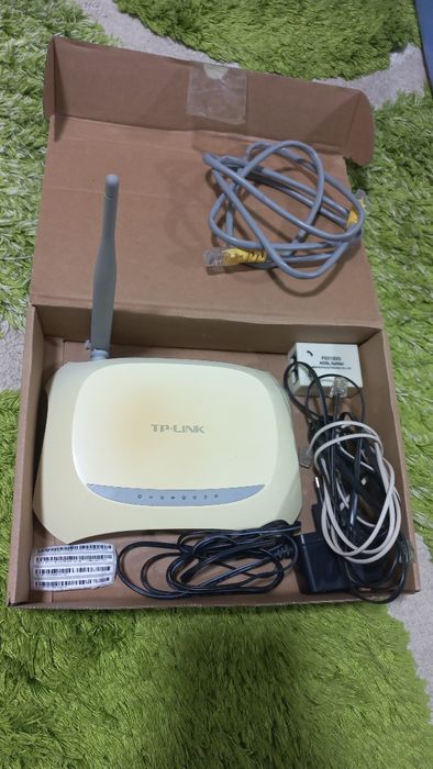 Роутер для вайфая,рабочий,в комплекте с проводами