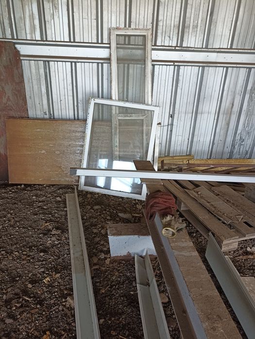 Geamuri termopane,uși lemn