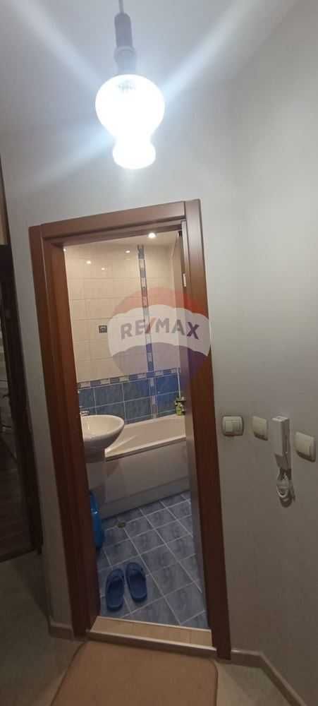 Продава се Двустаен апартамент в Варна, Левски - 68 кв.м за 2324 €/кв.м - Снимка #3