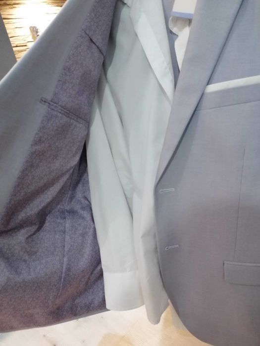 Мъжки официален костюм