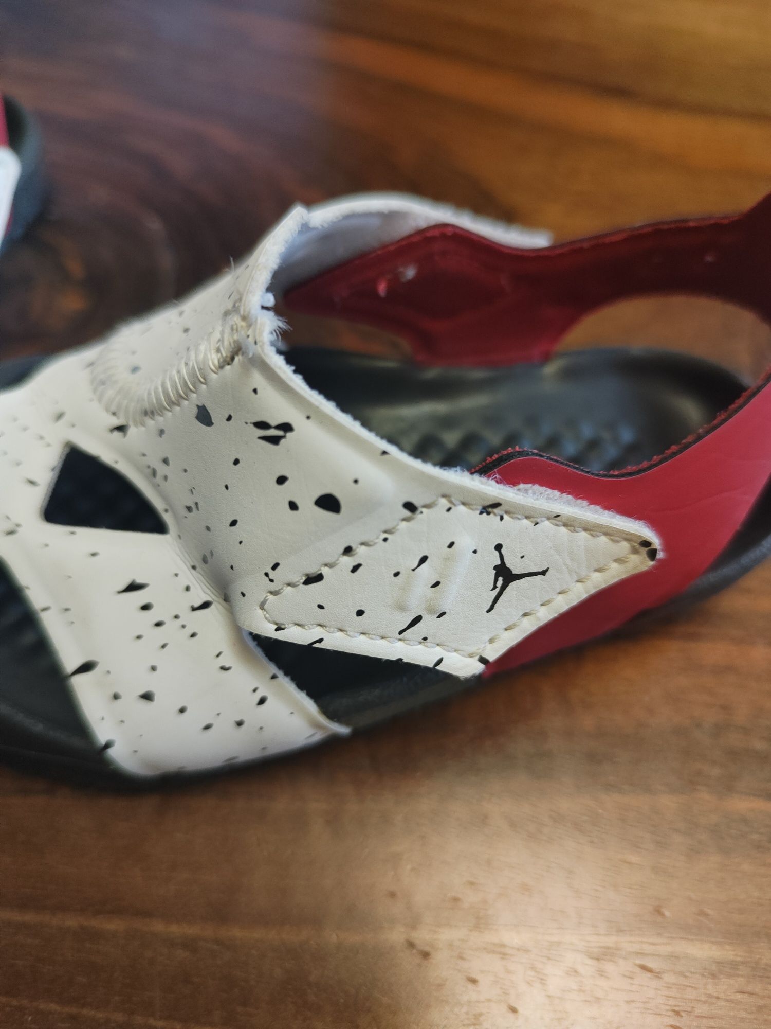 Бебешки сандали Nike Air Jordan размер 23.5, UK 5.5