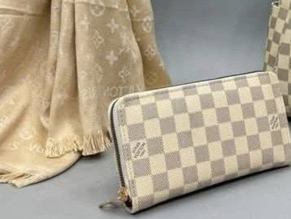 Set portofel +esarfa cu 2 fețe,material tip casmir,saculet,etichetă