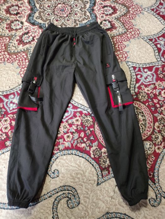 Джоггеры штаны карго
Yangi kiyilmagan kichik kelgan 
100 000