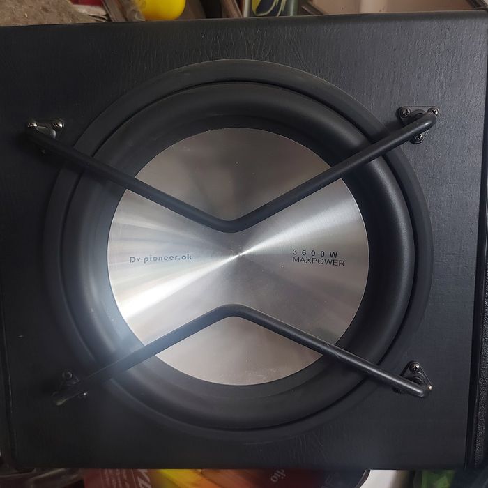 Сабвуфер активный