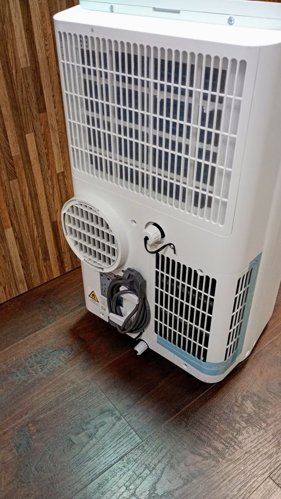 Bosch Cool 2000 мобилен климатик -3 в 1  /  
 Охлаждане до 35 m² 88 m³