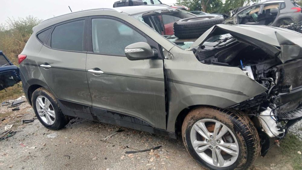 Хюндай ix35  2.0 crdi , автоматик . На части