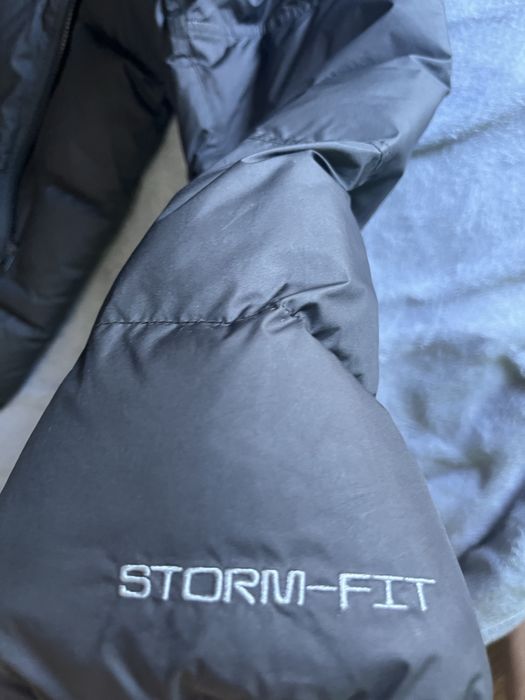 Geacă Nike Air Max Storm-FIT Neagră-preț negociabil