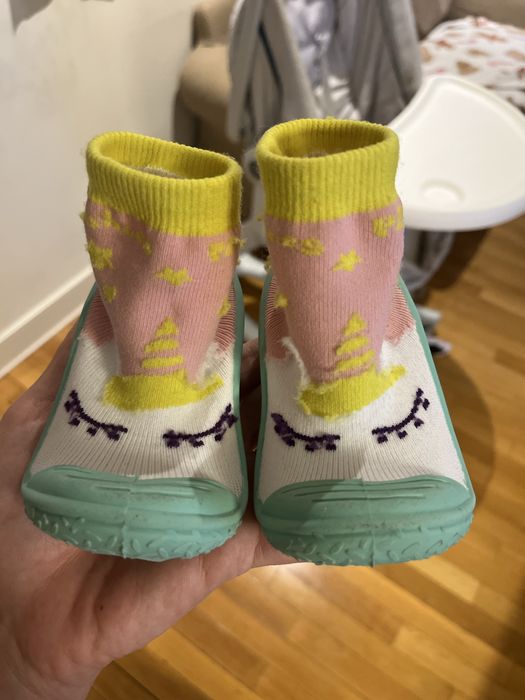 Бебешки чорапи с подметка