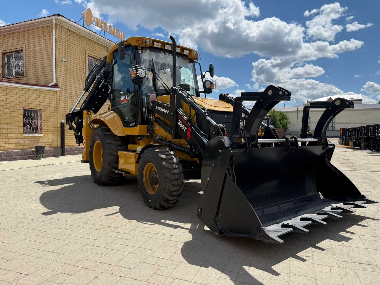 Экскаватор погрузчик HORN 388T