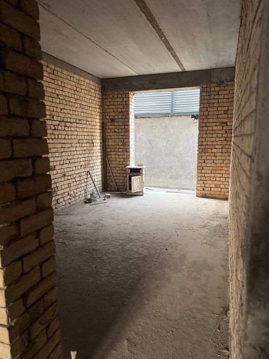 ПРОДАЁТСЯ КОТТЕДЖ — есть потенциал для создания уютного дома.