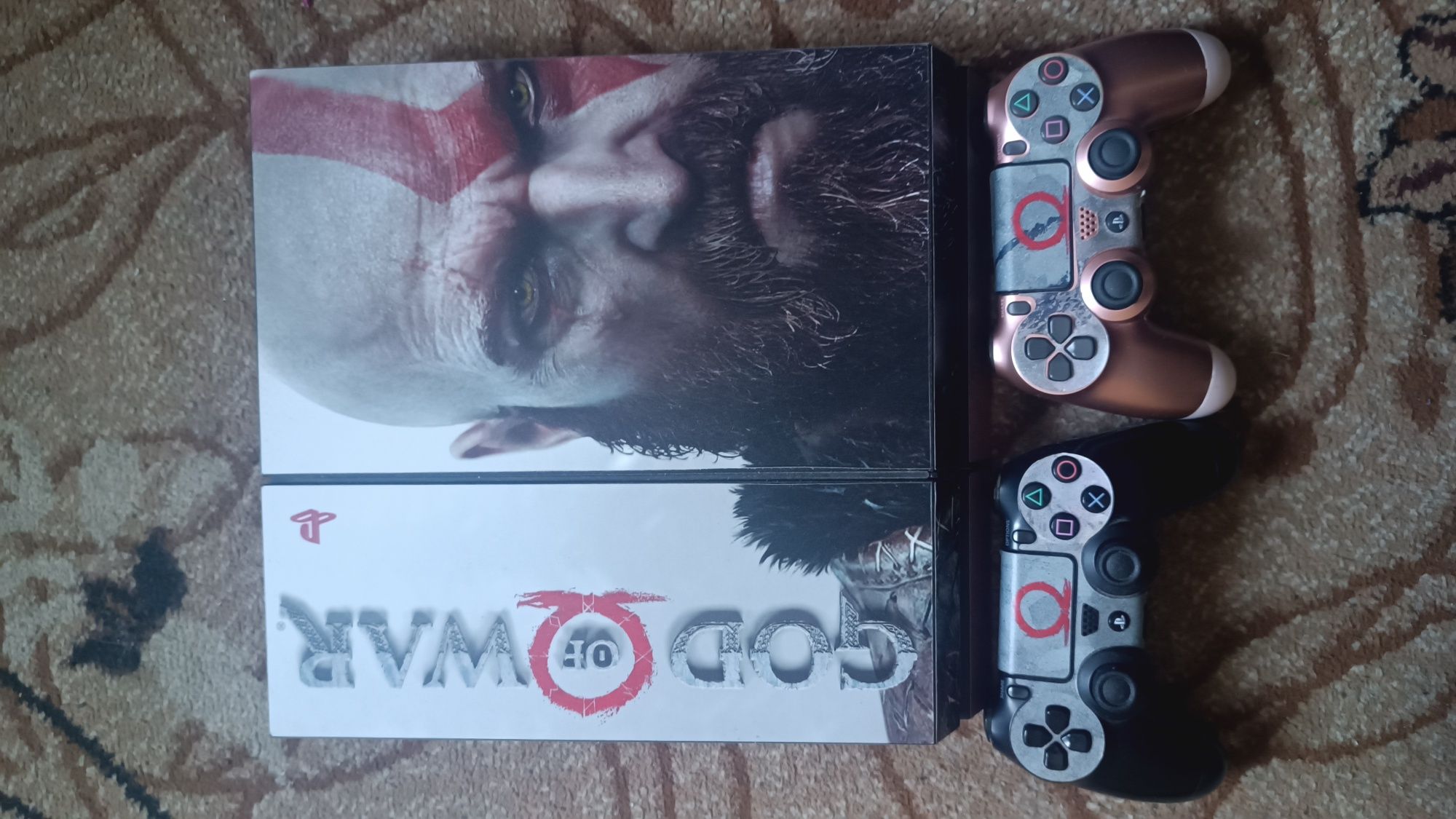 Продаю PS4 фат (1TB) в полной комплектации + сумка