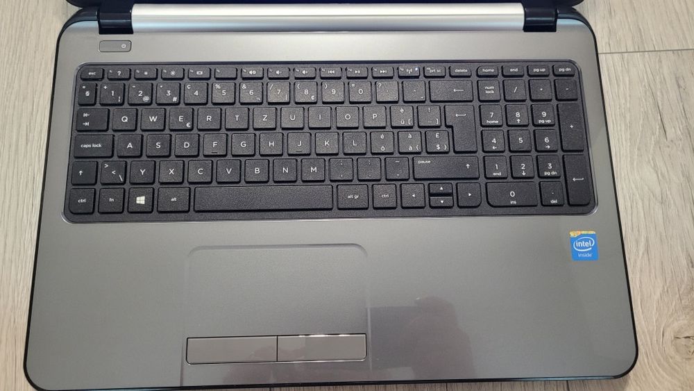 Compaq TPN C117 15-105nz Intel N2840 2.16 GHz 4 Gb 500 GB