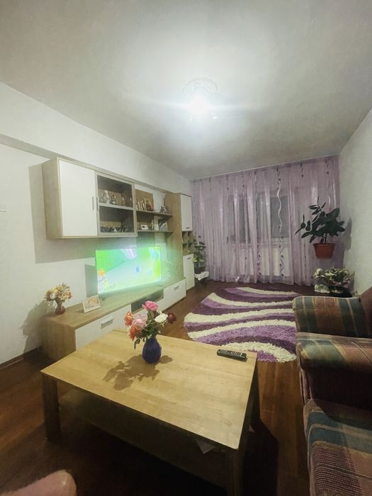De vanzare apartament 3 camere decomandat!