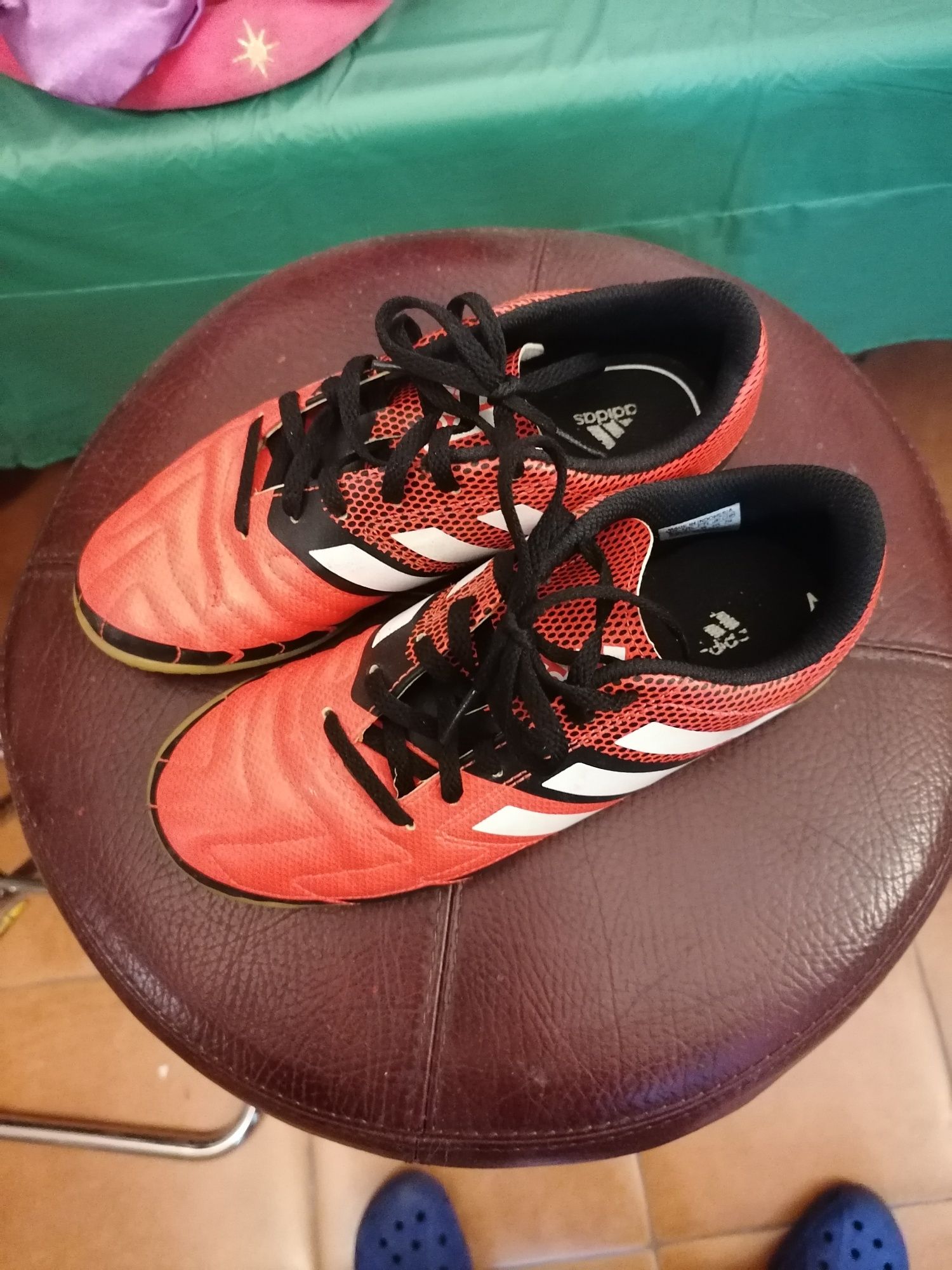 Adidas forbal sala copii marimea 35