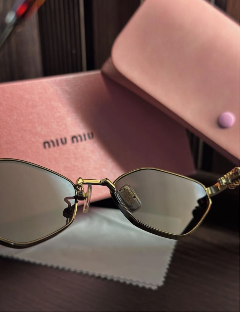 Слънчеви очила Miu Miu